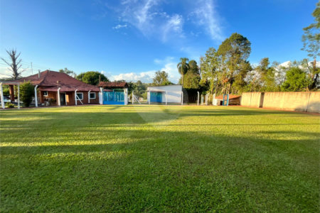 Chácara à venda com 6 quartos, sendo 1 suíte,  em Cercadinho, Alambari, SP