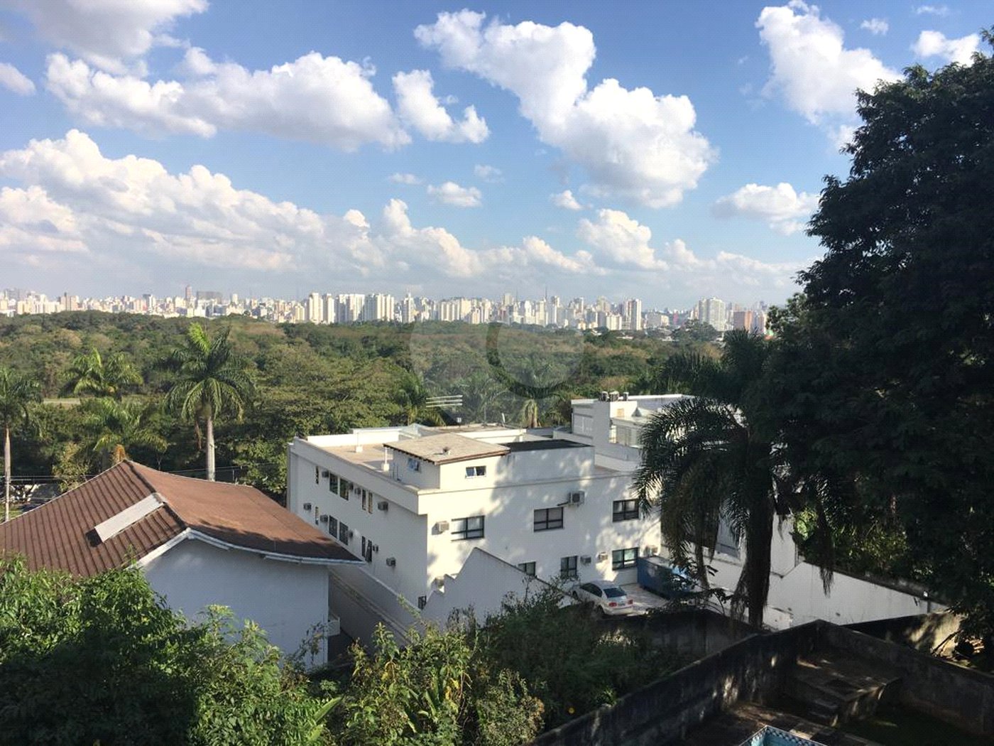 Casa à venda com 4 quartos, sendo 1 suíte, em Jardim São Bento, São Paulo, SP