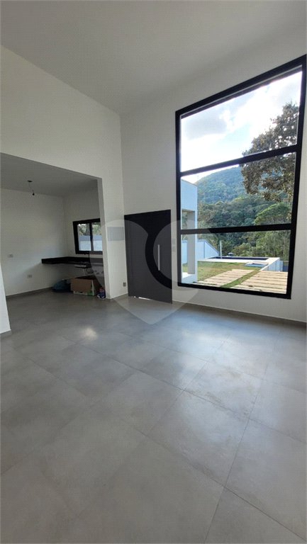 Casa Térrea à venda com 3 quartos, sendo 1 suíte,  em Pedra Vermelha (terra Preta), Mairiporã, SP