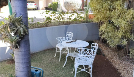 Casa à venda com 3 quartos, sendo 1 suíte,  no condomínio Residencial Jardim das Palmeiras, Vinhedo - SP