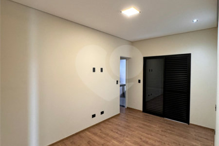 Casa à venda com 3 quartos, sendo 1 suíte, no condomínio Residencial Villagio Wanel, Sorocaba - SP