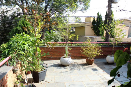 Casa à venda com 4 quartos, sendo 2 suítes,  em Jardim Leonor, São Paulo, SP