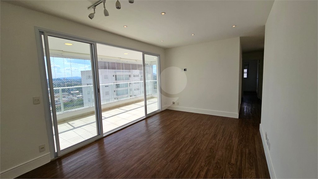 Apartamento à venda ou para alugar com 3 quartos, sendo 2 suítes, em Vila Anastácio, São Paulo, SP