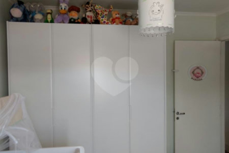 Casa à venda com 3 quartos, sendo 1 suíte, no condomínio Residencial Água Fria, São Paulo - SP