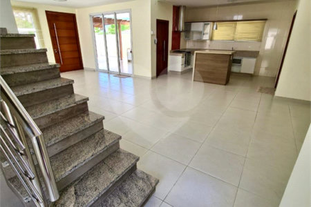 Casa à venda com 3 quartos, sendo 1 suíte, em Outerio da Glória, Porto Seguro, BA