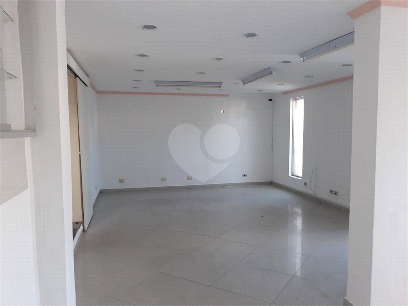 Sobrado para alugar com 4 quartos no Centro, São Roque, SP