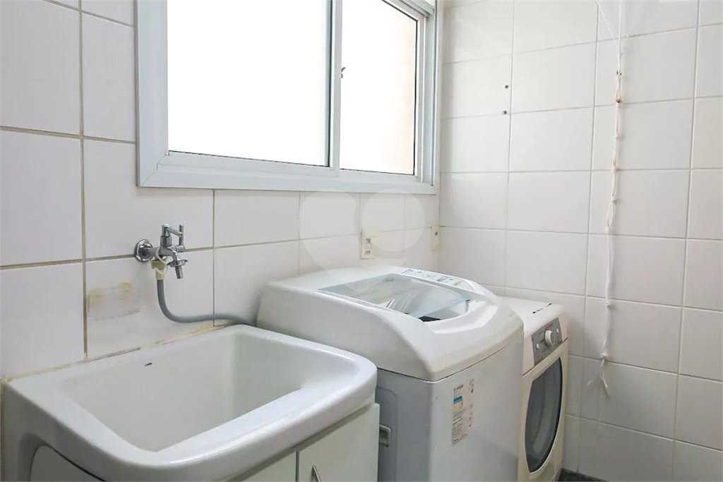 Apartamento à venda com 3 suítes em Real Parque, São Paulo, SP
