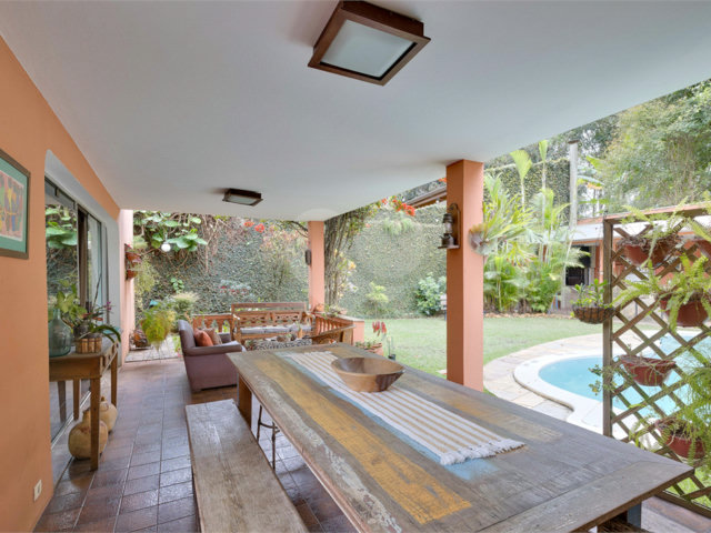Casa à venda com 4 quartos, sendo 3 suítes,  em Jardim Marajoara, São Paulo, SP
