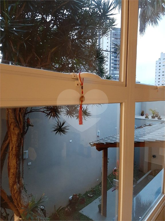 Sobrado à venda ou para alugar com 3 suítes em Bosque da Saúde, São Paulo, SP