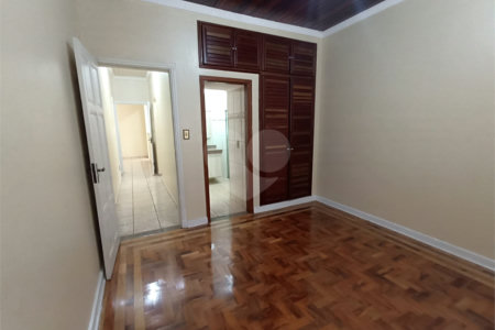 Casa à venda com 3 quartos, sendo 2 suítes,  no Centro, Itapetininga, SP