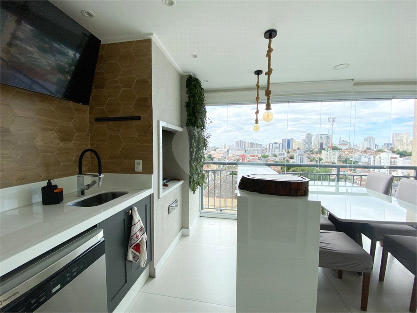 Apartamento à venda com 2 quartos, sendo 1 suíte,  em Tucuruvi, São Paulo, SP