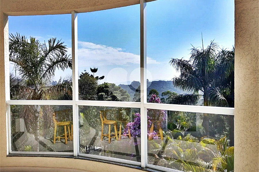 Casa à venda com 4 suítes no condomínio Parque Petrópolis 4 Secção, Mairiporã - SP