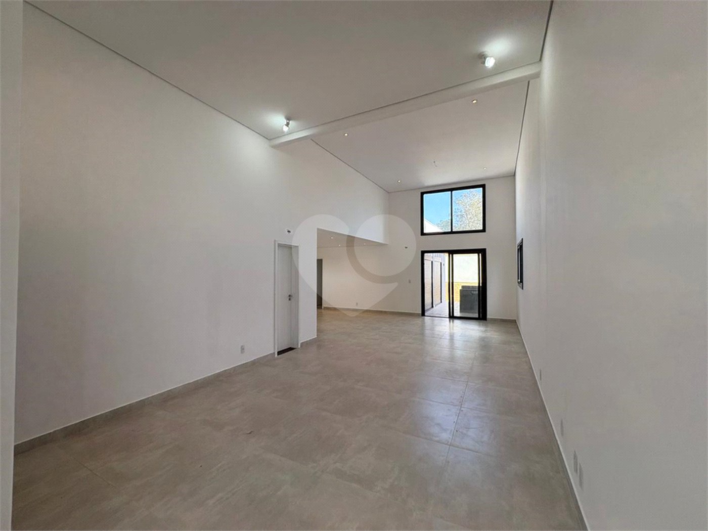 Casa à venda com 3 quartos, sendo 1 suíte, no condomínio Alphaville Castelo, Itu - SP