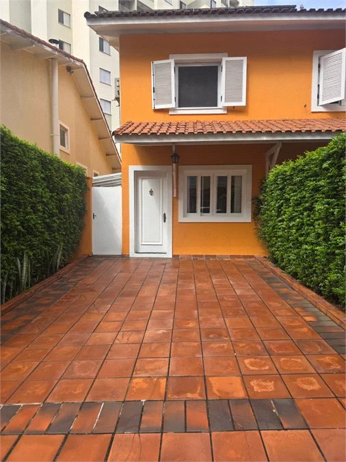 Casa à venda com 3 quartos, sendo 1 suíte, no condomínio Vilagio Viccino, São Paulo - SP