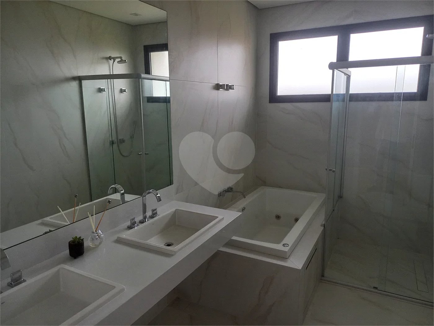 Casa à venda com 4 suítes em Paineiras, Itupeva, SP
