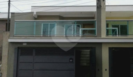 Casa à venda com 3 quartos, sendo 1 suíte,  em Vila Nivi, São Paulo, SP
