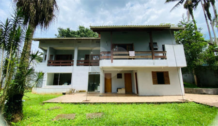 Casa à venda com 3 suítes em Dos Finco, São Bernardo do Campo, SP