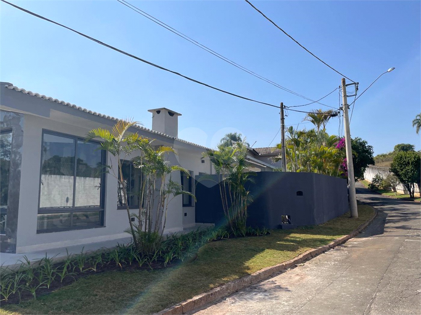 Casa à venda ou para alugar com 3 suítes no condomínio São Joaquim, Vinhedo - SP