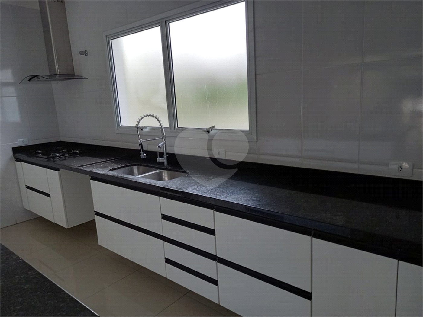 Casa para alugar com 4 suítes no condomínio Milenium, São Paulo - SP