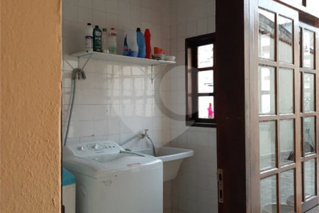 Casa Térrea à venda com 3 quartos, sendo 1 suíte, em Vila Lavínia, Mogi das Cruzes, SP