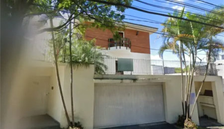 Sobrado à venda com 4 quartos, sendo 2 suítes,  em Vila Andrade, São Paulo, SP