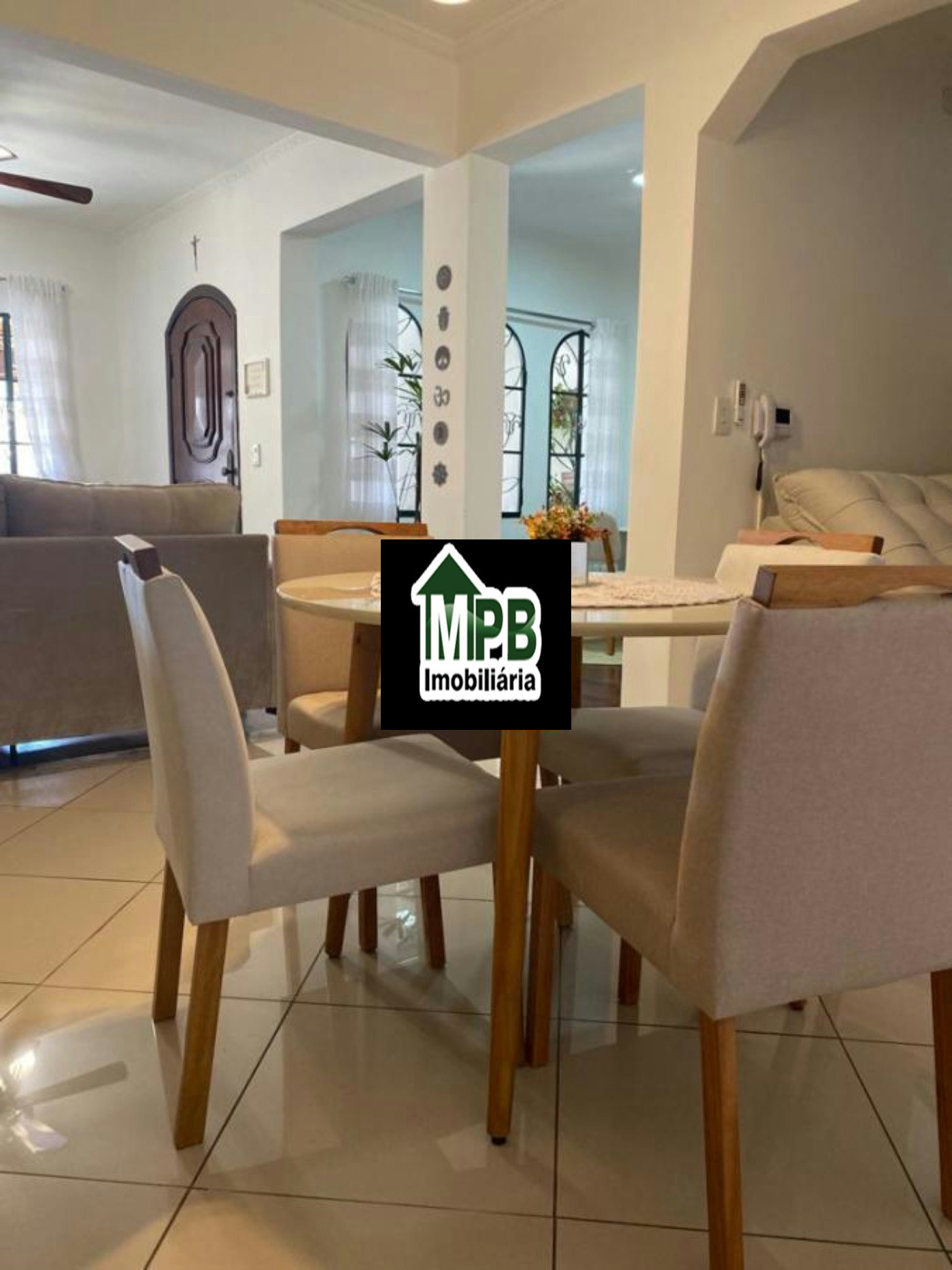 Sobrado à venda com 3 quartos, sendo 1 suíte, em Vila Carvalho, Sorocaba, SP