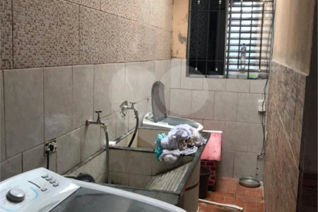 Casa à venda com 3 quartos, sendo 1 suíte, em Cidade Kemel, Poá, SP