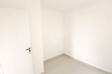 Apartamento à venda com 2 quartos em Vila dos Remédios, São Paulo, SP