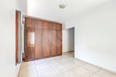 Casa à venda com 3 quartos, sendo 1 suíte,  em Granja Julieta, São Paulo, SP