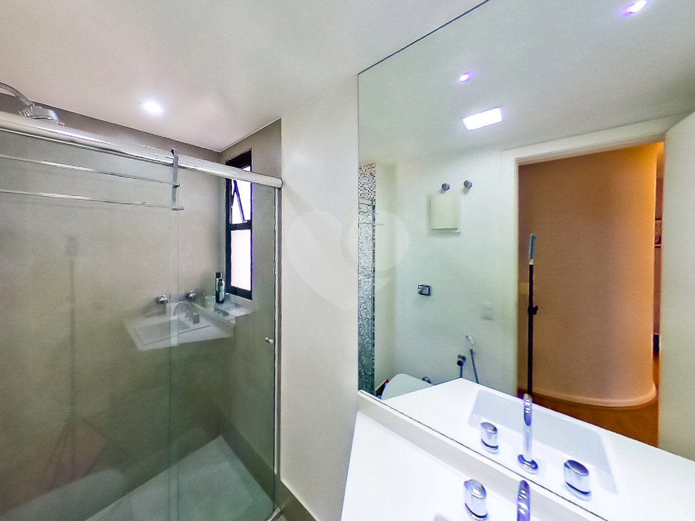 Apartamento à venda com 4 quartos, sendo 2 suítes, em Alto da Boa Vista, São Paulo, SP