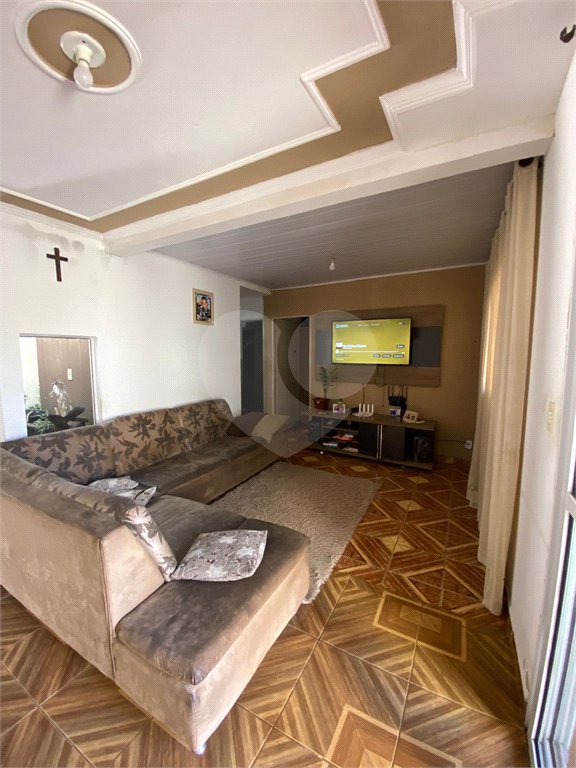 Casa à venda com 3 quartos em Cambuí, Itapetininga, SP
