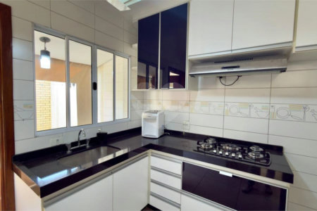 Casa à venda com 3 quartos, sendo 1 suíte, no condomínio Residencial Village Salermo, Sorocaba - SP