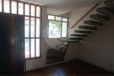 Sobrado à venda com 3 quartos em Água Fria, São Paulo, SP