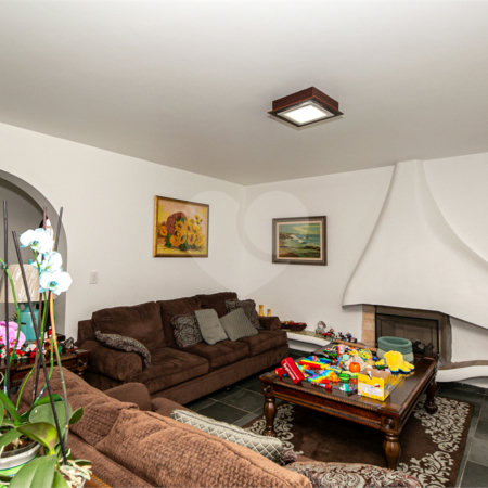 Casa à venda com 4 quartos, sendo 2 suítes,  em Interlagos, São Paulo, SP