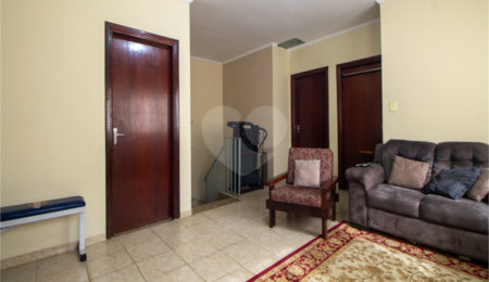 Casa à venda com 3 quartos, sendo 1 suíte,  em Chácara Inglesa, São Paulo, SP