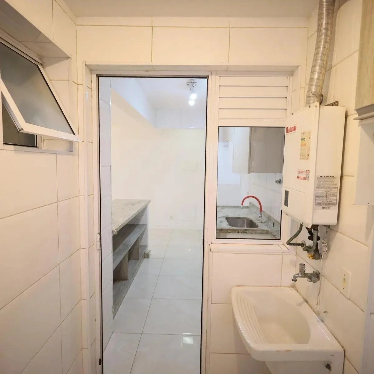 Apartamento à venda com 3 quartos, sendo 1 suíte, em Cidade São Francisco, São Paulo - SP