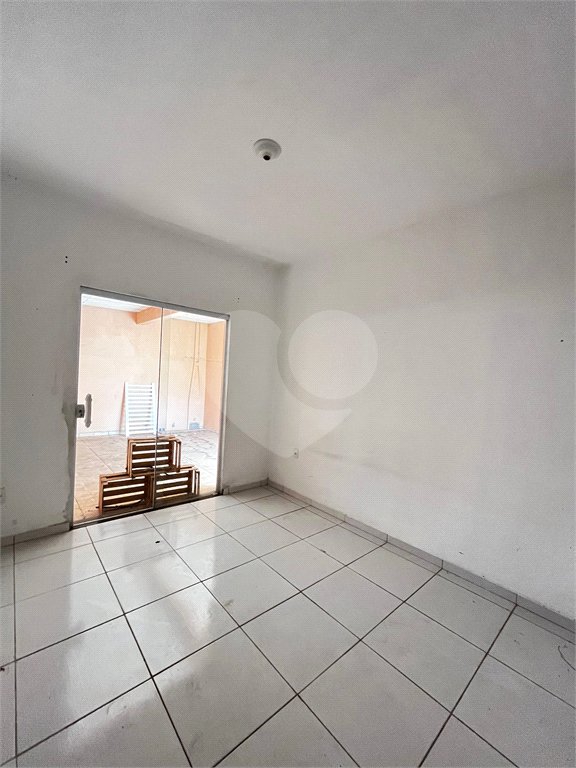 Casa à venda com 2 quartos, sendo 1 suíte, em Therezinha Piedade, Itapetininga, SP