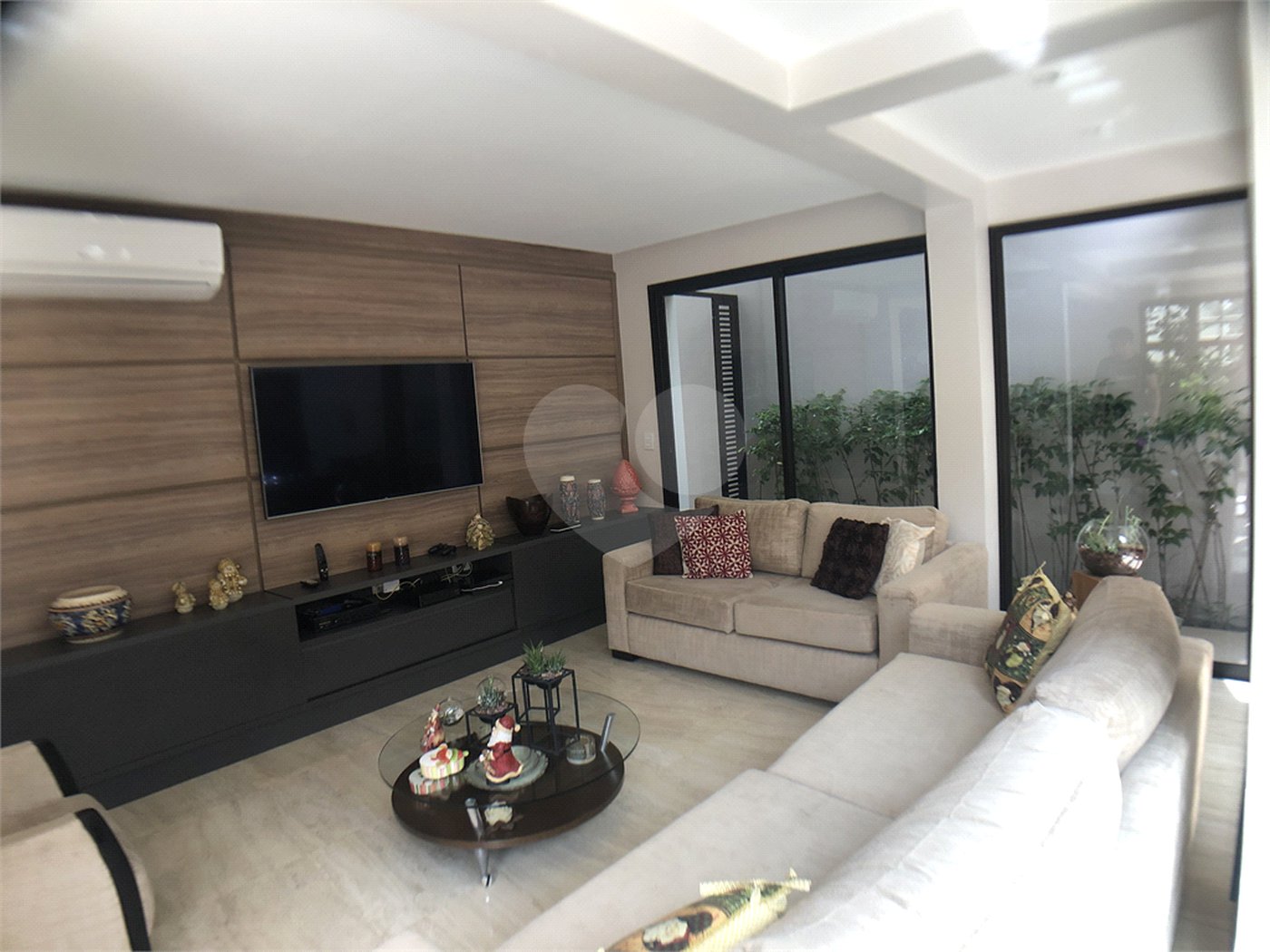 Casa à venda com 4 suítes no condomínio Residencial Floresta, São Paulo - SP