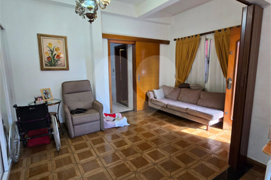 Sobrado à venda com 5 quartos, sendo 1 suíte, em Vila Bonilha, São Paulo, SP