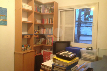 Sobrado à venda com 4 quartos, sendo 1 suíte, em Jardim Novo Mundo, São Paulo, SP