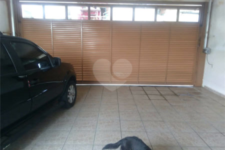 Sobrado à venda com 4 quartos, sendo 1 suíte,  em Jardim Pacaembu, Jundiaí, SP