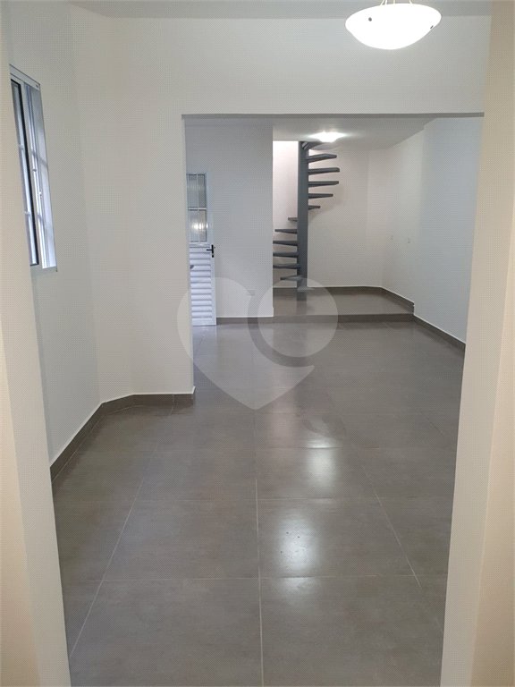 Sobrado à venda com 4 quartos em Santa Terezinha, São Paulo, SP
