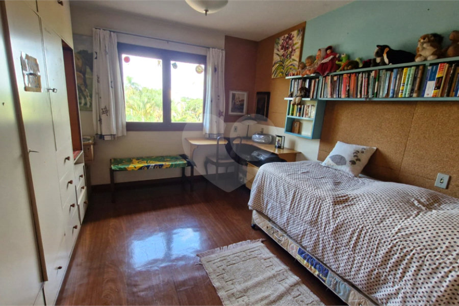 Sobrado à venda com 4 quartos, sendo 1 suíte, em Tremembé, São Paulo, SP