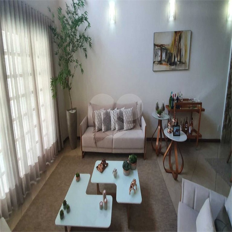 Casa à venda com 4 quartos, sendo 3 suítes, no condomínio Village Terras de Indaiá, Indaiatuba - SP