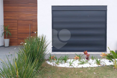Casa à venda ou para alugar com 4 quartos, sendo 3 suítes, no condomínio Figueira Garden, Atibaia - SP