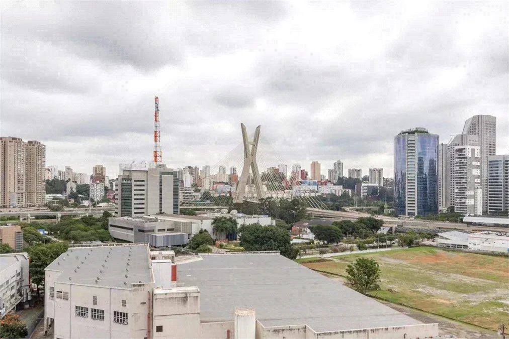 Apartamento à venda com 2 suítes em Vila Cordeiro, São Paulo, SP