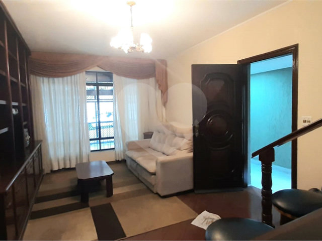 Sobrado à venda com 3 quartos, sendo 1 suíte,  em Tremembé, São Paulo, SP