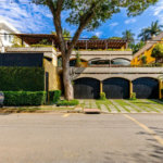 Casa à venda com 4 quartos, sendo 2 suítes, em Jardim Everest, São Paulo, SP