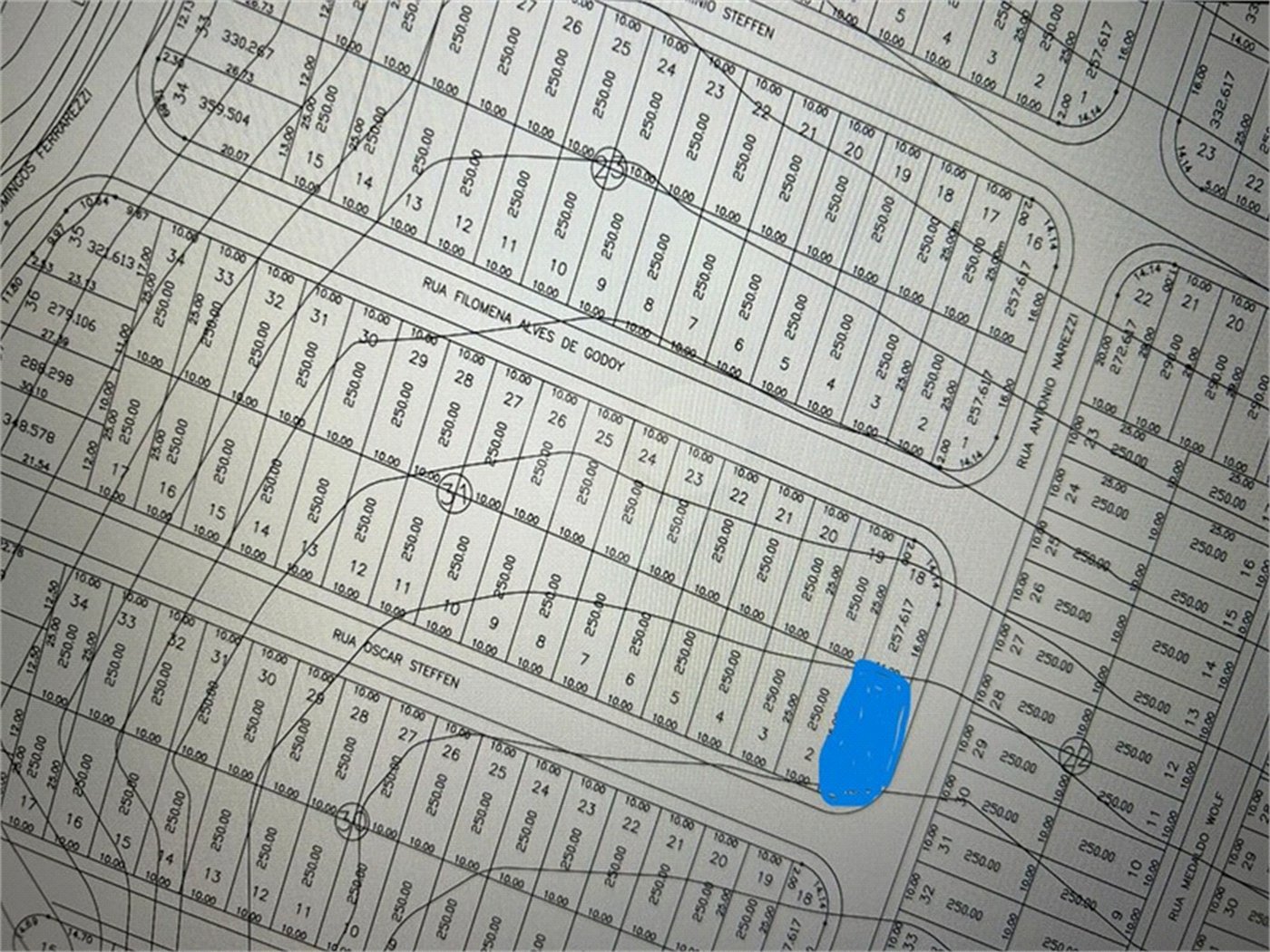 Terreno de Esquina Misto – 257,61 m² | Jardim Regina