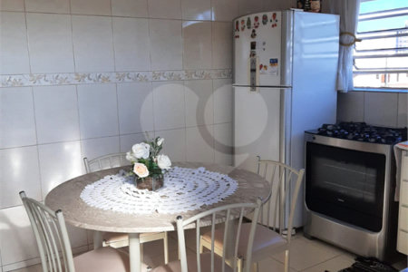 Sobrado à venda com 4 quartos, sendo 2 suítes, em Jardim Ester, São Paulo, SP